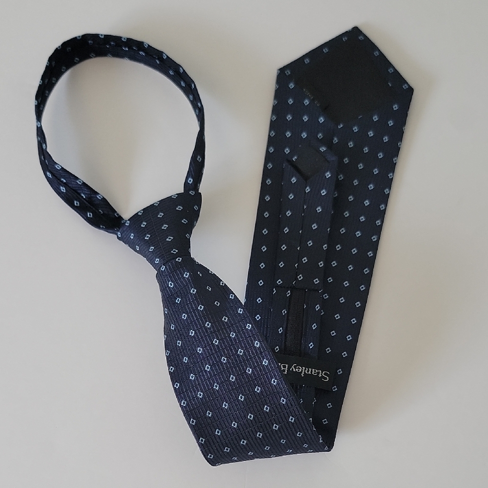 Big Boys Stanley Blacker Navy and Light Blue Pre-tied Zipper Closure Neck Tie